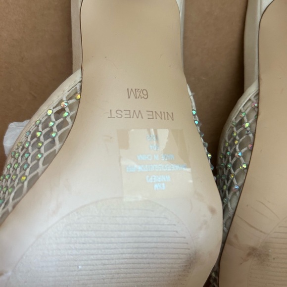 Nine West size 6.5 shoe runs a little small - Picture 7 of 7